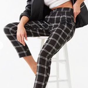 Black and white pleated trousers🌹